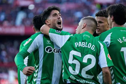 الدوري الإسباني.. ريال بيتيس يتغلب على إشبيلية في ديربي "القارورات الفارغة"